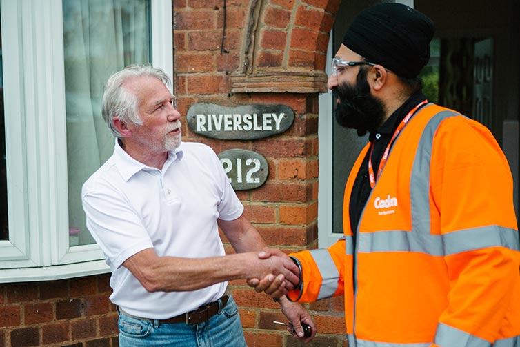 Customer thanking Cadent engineer